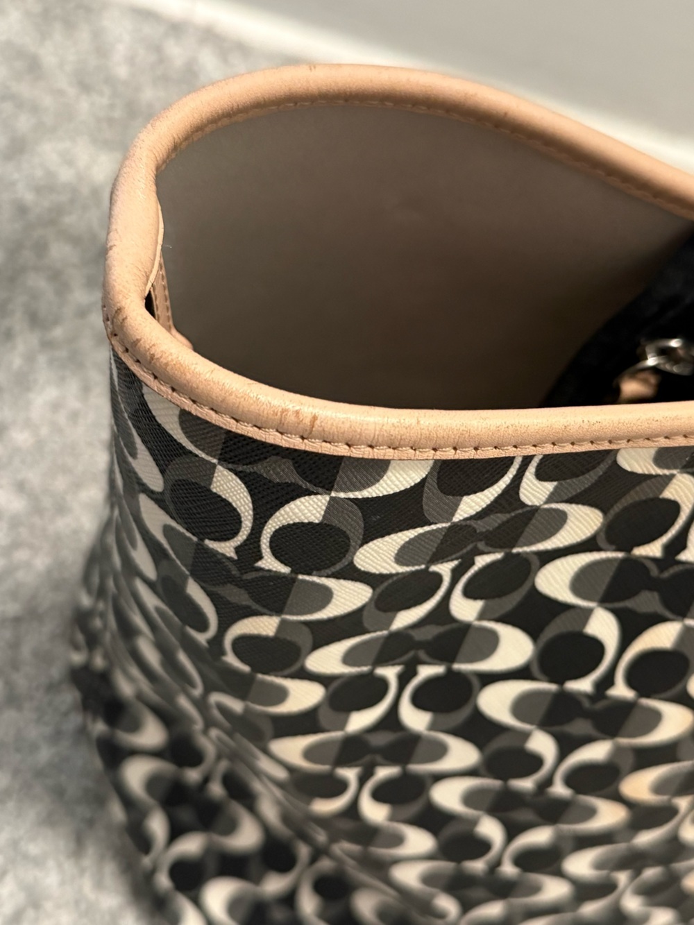 Coach F23673 Optic Signature C Large Coated Canvas Tote - Picture 11 of 16